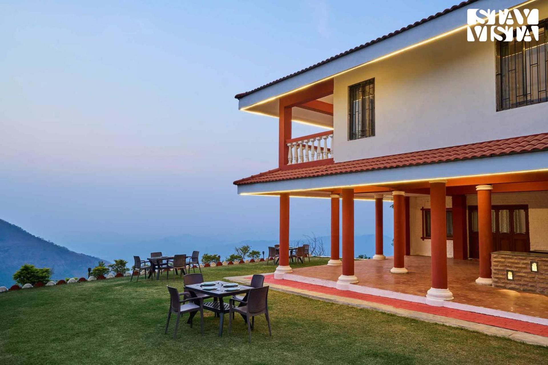 Stayvista At Cliffhanger Solitude With Balcony, Lawn Kolhapur Extérieur photo